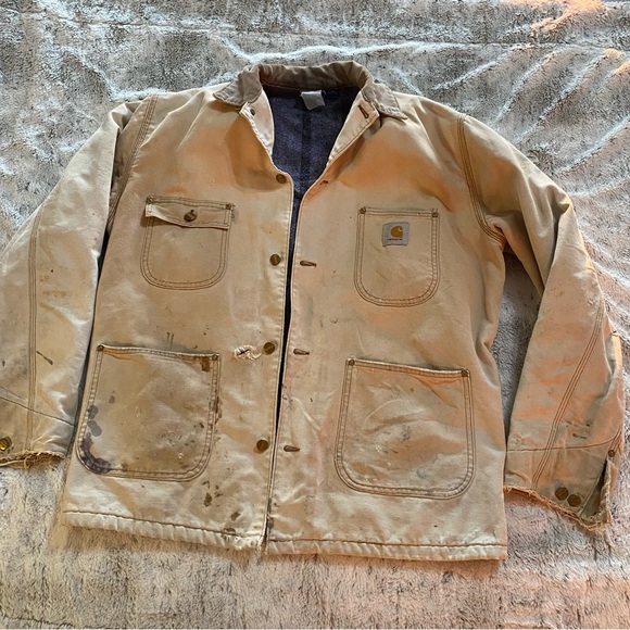 Vintage Distressed Carhartt Blanket Lined Chore Coat. - Picture 11 of 15